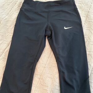 Nike Dri Fit Black Mesh Insets Capri Leggings Medium